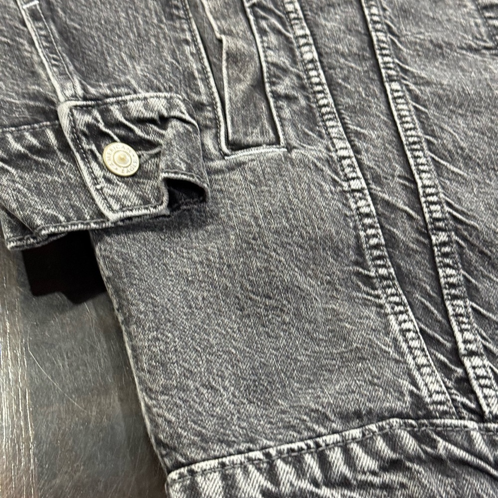 American Eagle Outfitters Black Washed Denim Jacket Label Detail - Picture 4 of 16